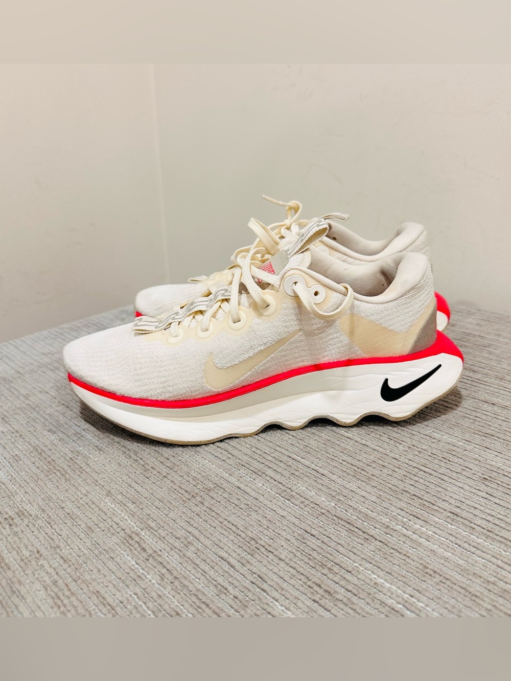 Nike Motiva Women's Walking Shoes Pale Ivory Sail DV1238-104 Size US 10 / EUR 42